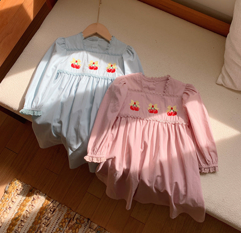 Vestido Infantil com Renda Cerejinhas