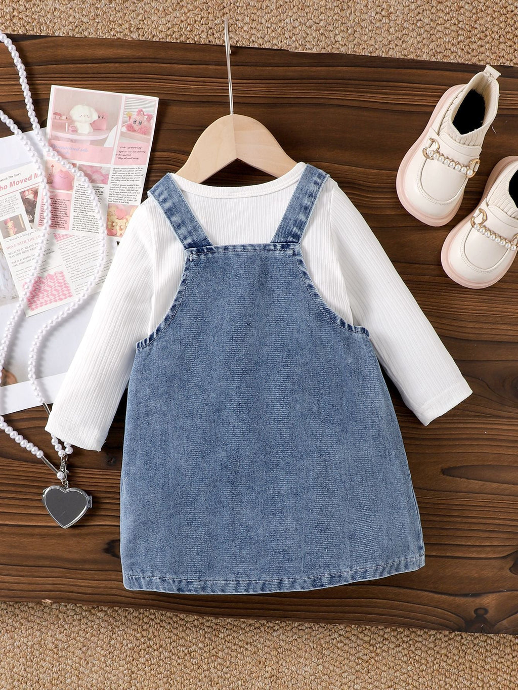 Conjunto Infantil  Jardineira lacinhos + Blusa