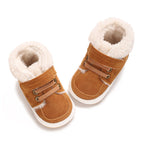 Bota Infantil Pelinhos e Velcro
