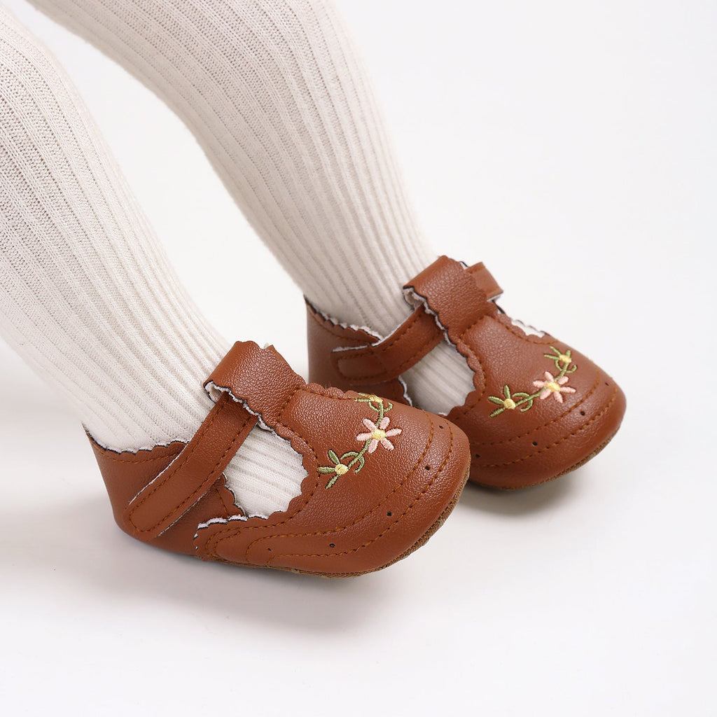 Sapato Infantil Feminino Bordado Florzinhas