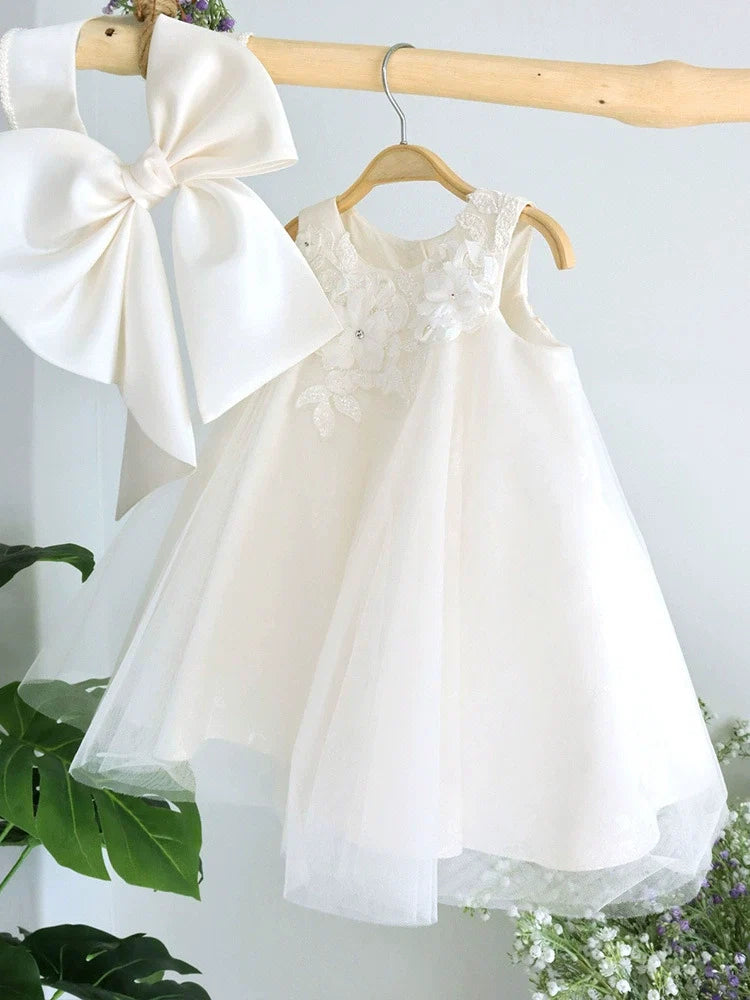 Vestido Infantil Branco Florzinhas e Laço