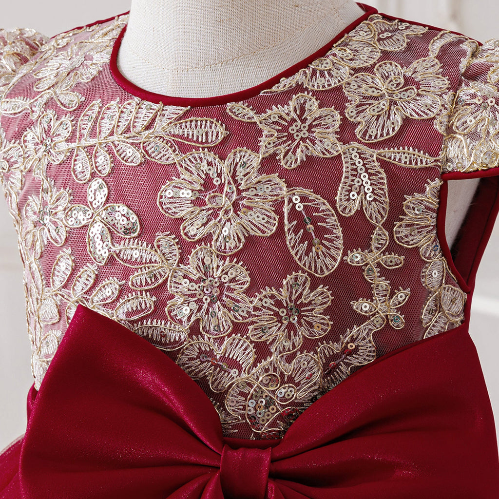 Vestido de Festa Rendado com Laço