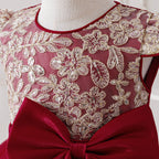 Vestido de Festa Rendado com Laço