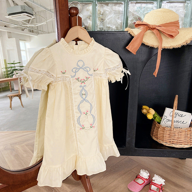 Vestido Infantil com Rendadinho e Flores
