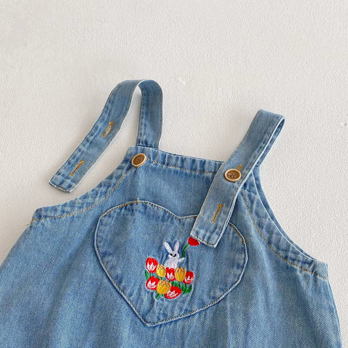 Jardineira Infantil Jeans + Chapéu