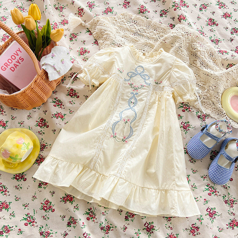 Vestido Infantil com Rendadinho e Flores