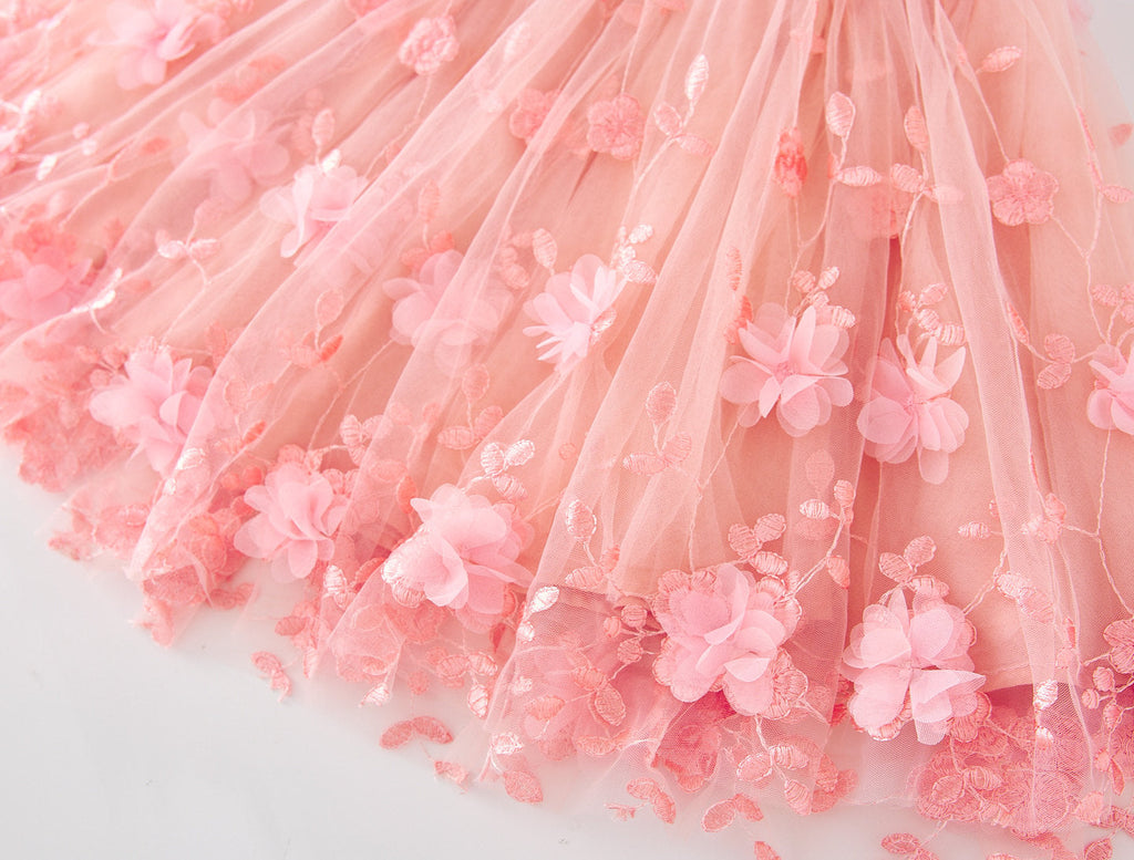 Vestido de Tule Com Flores e Asinha