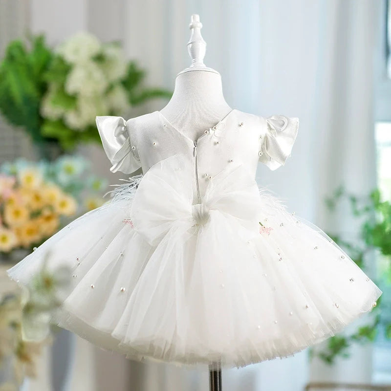 Vestido De Festa Branco com Pérolas