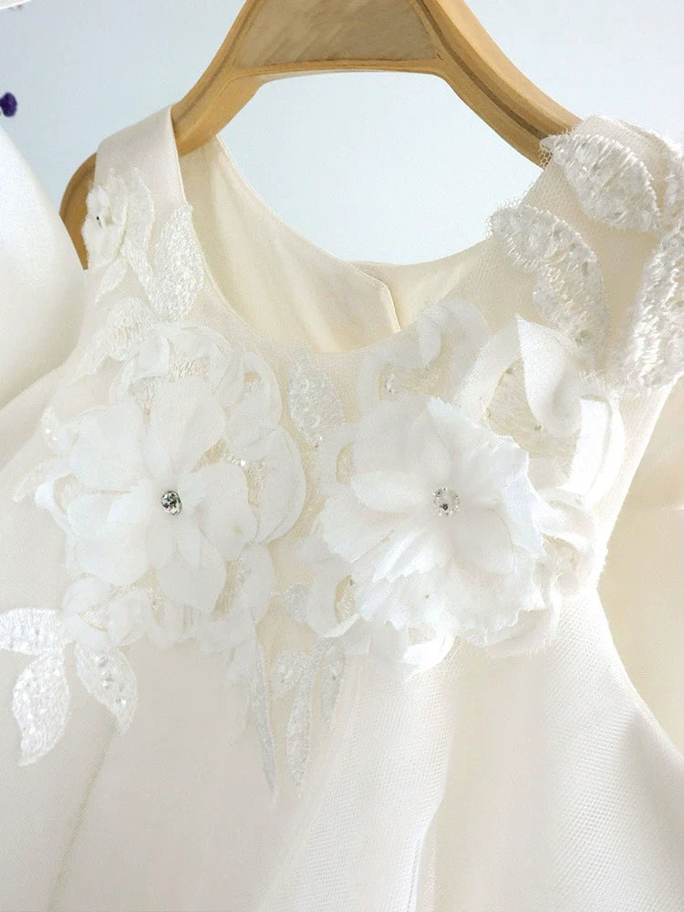 Vestido Infantil Branco Florzinhas e Laço
