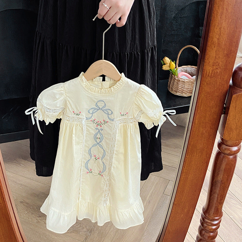 Vestido Infantil com Rendadinho e Flores