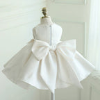 Vestido Infantil Branco com Pérolas